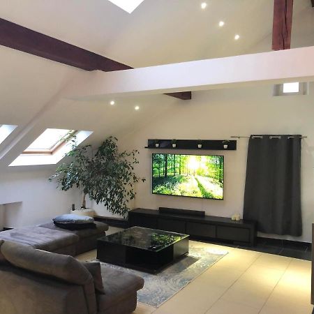 Cozy 120M² Apartment With 3 Bedrooms And 1 Home Cinema Useldange Exterior photo